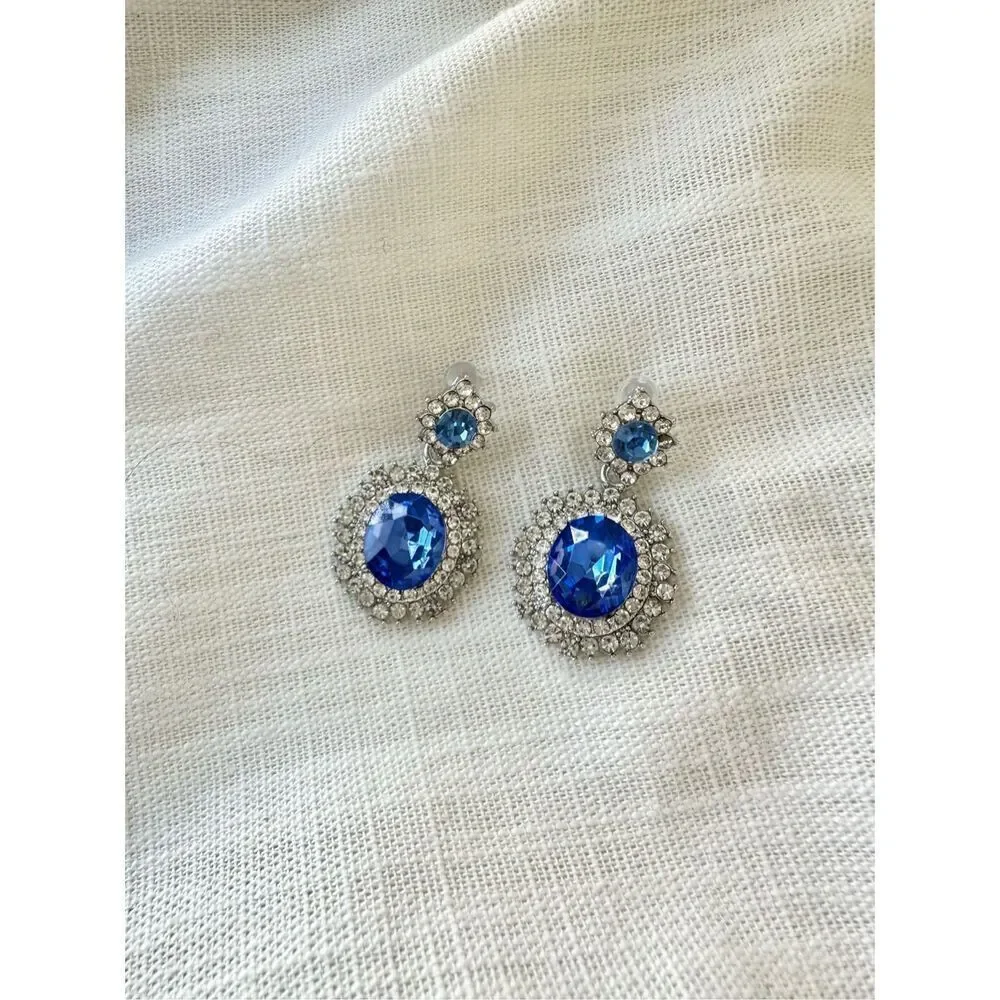 Bright blue oval dangle earrings ￼